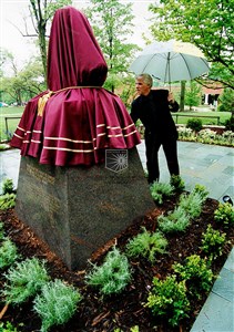 Image description is not available for 2000.371